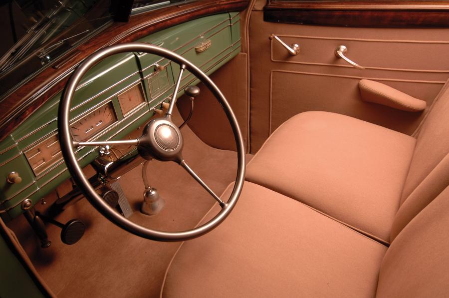 Lincoln Model K Sport Sedan 1939 года  (фото 2 из 5)